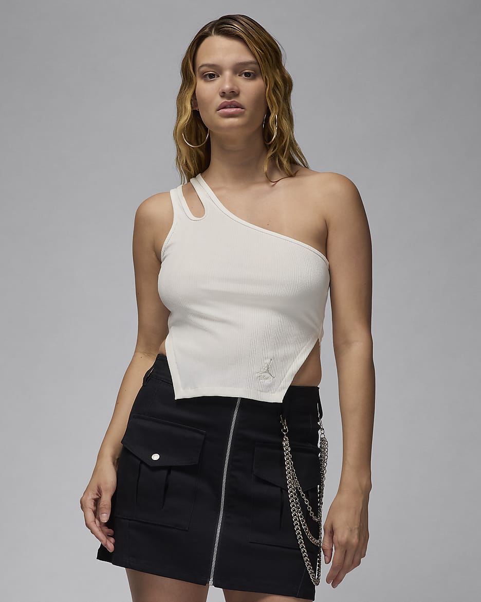 Nike asymmetrical tank clearance